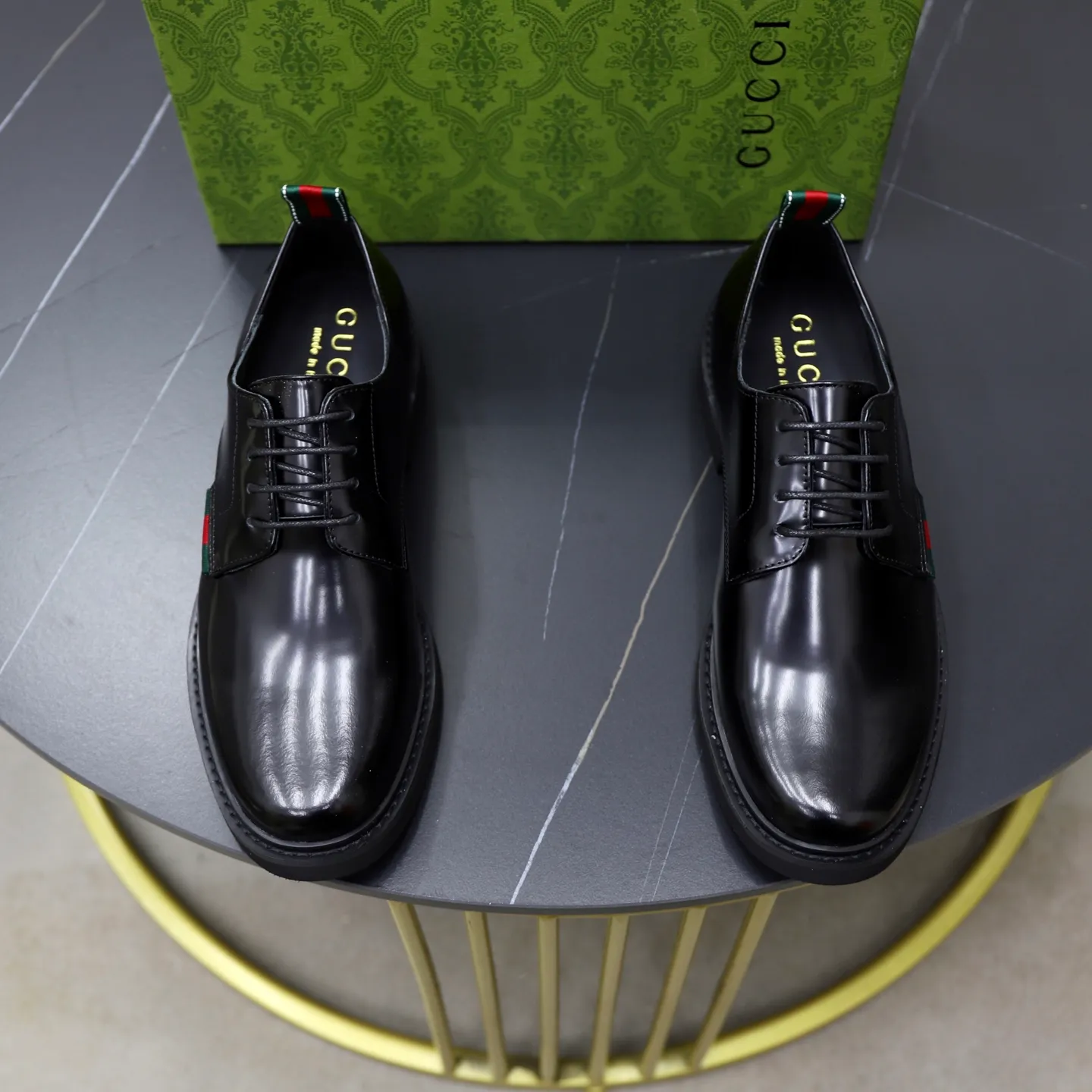 Ex-factory price: 540💰🙅‍♂️🙅‍♂️🙅‍♂️ Brand: GUCCI Standard code: Men's code 38-44 (45 can be customized) Grade: Same style as the official website Original order quality Material: Original cowhide surface Comfortable cowhide lining Original outsole Style category: Men's fashionable casual leather shoes Distinguished big-name luxury elements Top luxury Color: actual picture color